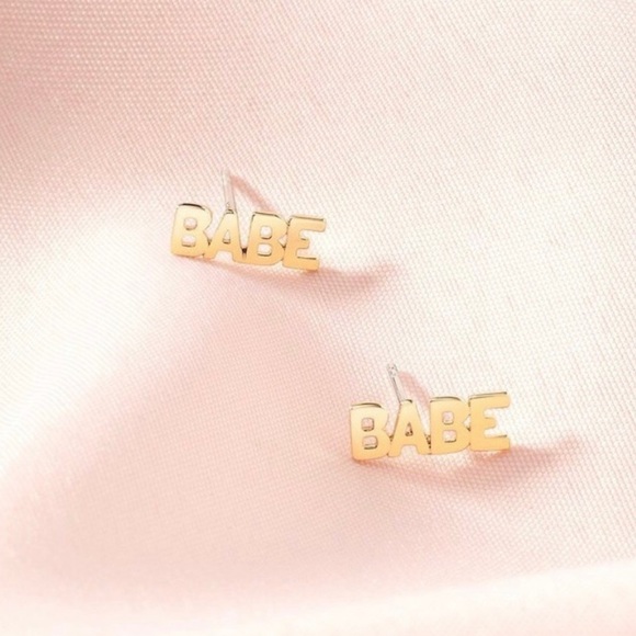 Stella & Dot Jewelry - Stella & Dot Boss Babe Studs